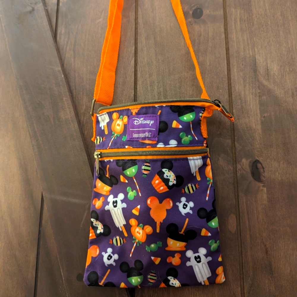 🎃Loungefly Spooky Mickey Treats Crossbody 🎃